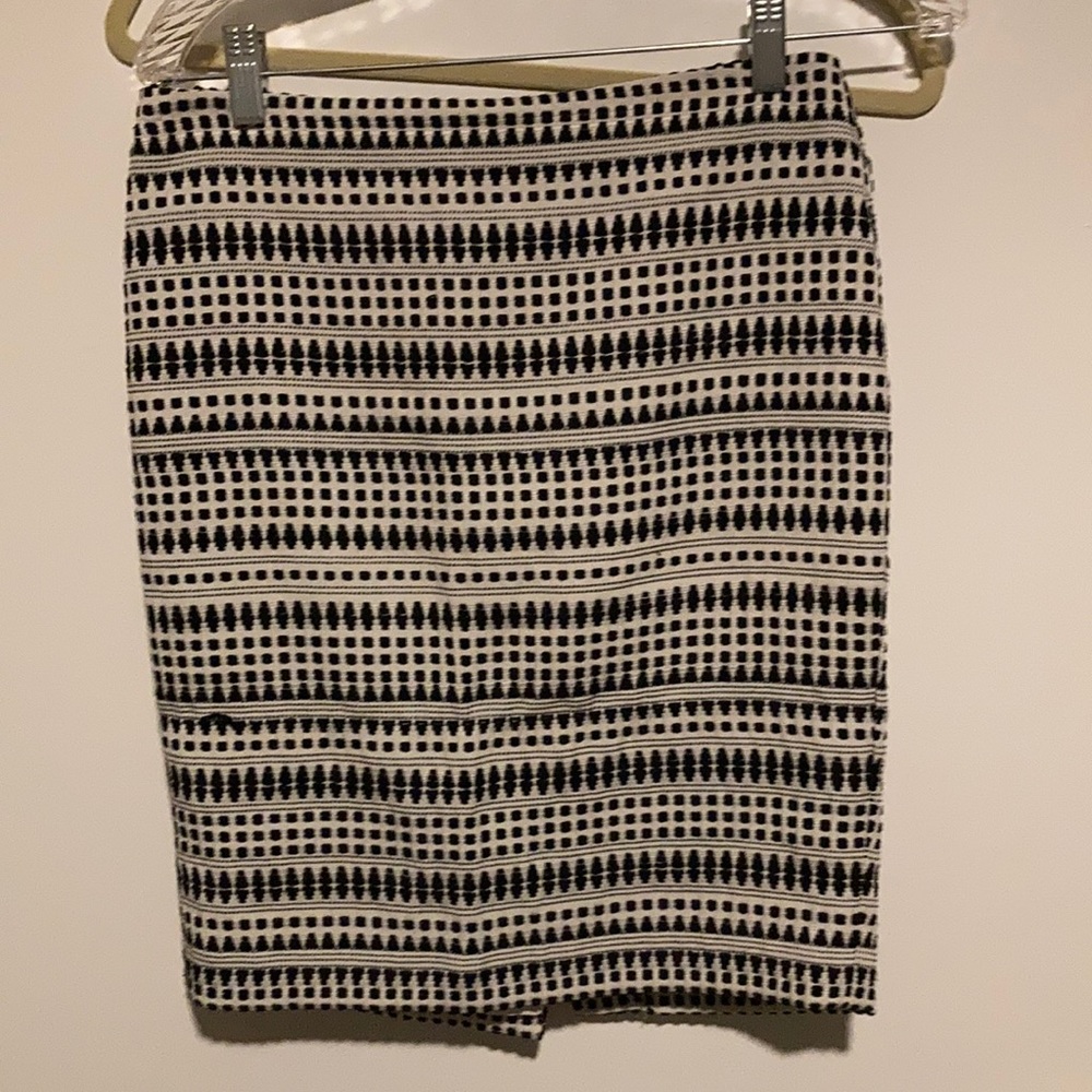 Loft, Black and White, Pencil Skirt Sz 4P
